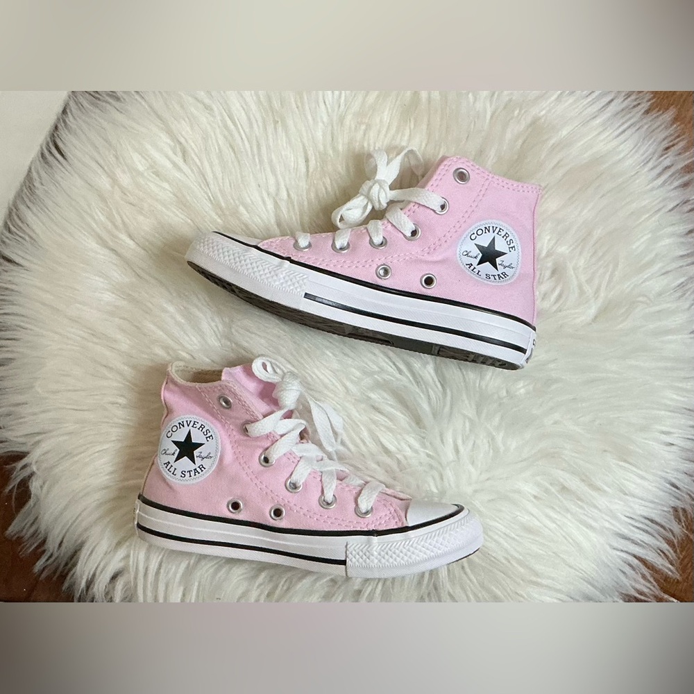 NEW Converse Girls CTAS Pink Canvas Hi Top Casual
Sneaker - 11 Y- New In Box - Picture 2 of 8